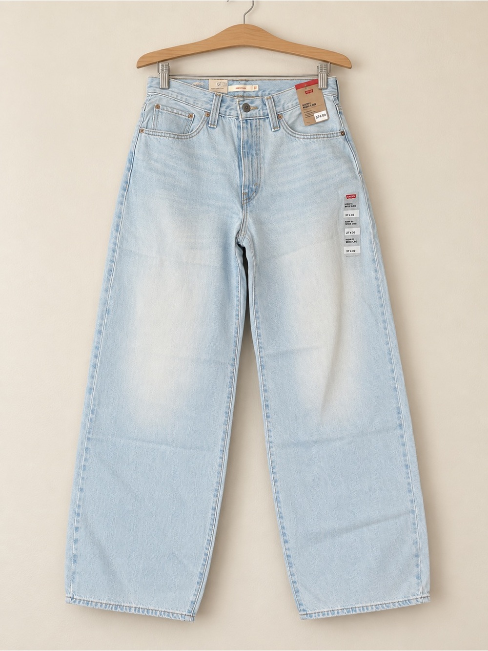 Levi's Light-Wash Middy Balloon High-Rise Jeans